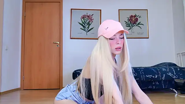 Snapshot of hard_candyy chatting on February 17, 2026, 12:35 pm hard candyy online show from February 17, 2026, 12:35 pm