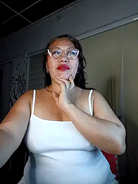 anniecoopeer online show from April 9, 2026, 10:21 am