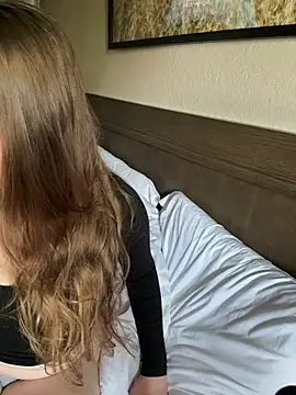 OverlookedHonesty9 online show from April 8, 2026, 4:52 pm