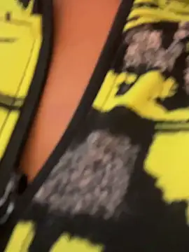 MelanieRoah online show from October 22, 2025, 1:10 pm