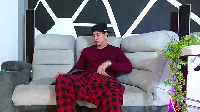 JUSTIN FULLER1 online show from November 17, 2025, 5:17 pm