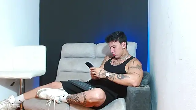 JUSTIN FULLER1 online show from February 25, 2026, 11:15 pm