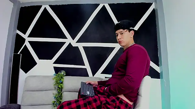 JUSTIN FULLER1 online show from November 3, 2025, 5:27 pm