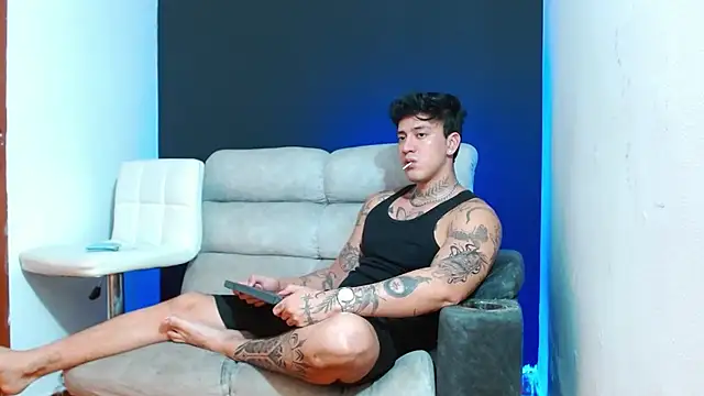 JUSTIN FULLER1 online show from April 22, 2026, 10:27 pm