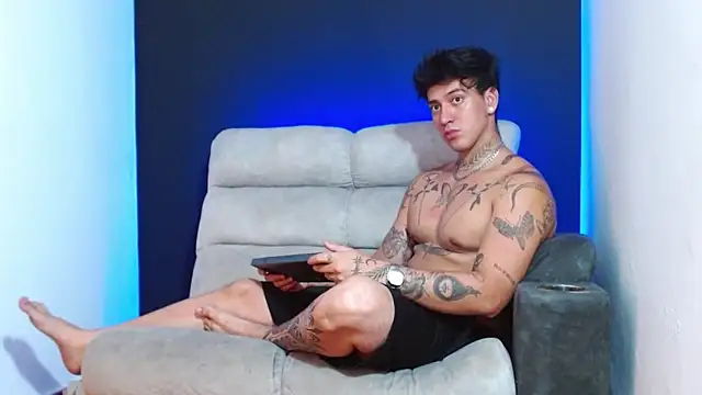 JUSTIN FULLER1 online show from December 20, 2025, 8:44 pm