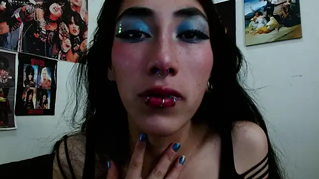 Asterothxznikki online show from December 18, 2024, 12:07 pm