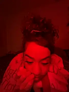 Snapshot of redbonejada chatting on December 12, 2024, 4:37 am redbonejada online show from December 12, 2024, 4:37 am