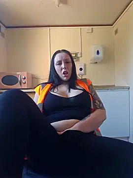 Meganroxtattoo online show from April 23, 2026, 10:22 am