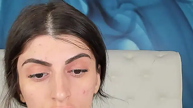 SkinnyDolly online show from October 6, 2025, 2:02 am