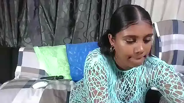 Lilmisskay18 online show from June 15, 2026, 4:06 pm
