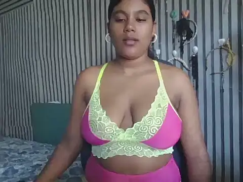 Snapshot of Lilmisskay18 chatting on February 25, 2026, 8:14 am Lilmisskay18 online show from February 25, 2026, 8:14 am