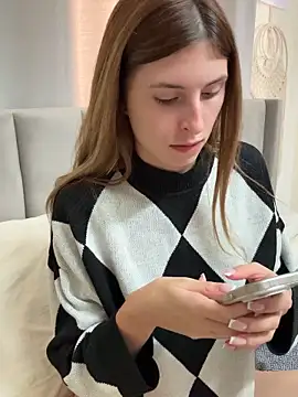 emma05 online show from November 14, 2025, 7:12 am