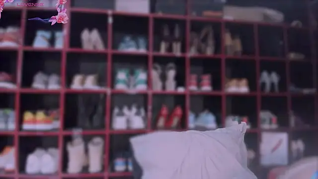 Indianbrownie online show from December 24, 2024, 11:44 pm