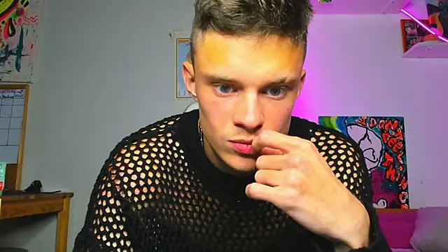 hornyadamsex online show from September 26, 2025, 7:54 pm