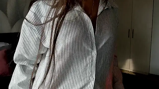 Snapshot of Bambiii_bby chatting on February 27, 2026, 3:51 am Bambiii bby online show from February 27, 2026, 3:51 am