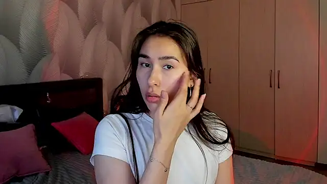 Snapshot of Bambiii_bby chatting on December 22, 2025, 3:39 am Bambiii bby online show from December 22, 2025, 3:39 am