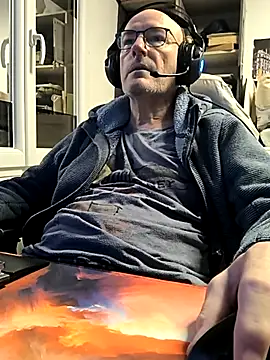 bogland33 online show from November 1, 2025, 6:02 pm