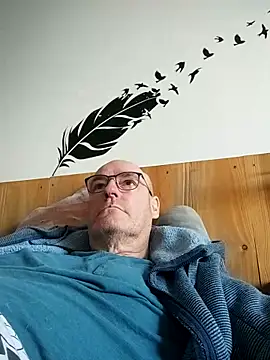 Snapshot of bogland33 chatting on February 6, 2026, 12:56 pm bogland33 online show from February 6, 2026, 12:56 pm