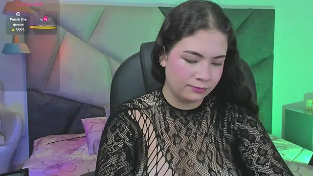 KarenPautt online show from May 21, 2026, 11:46 pm