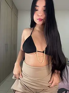 AuroraFiore online show from June 19, 2026, 1:44 am