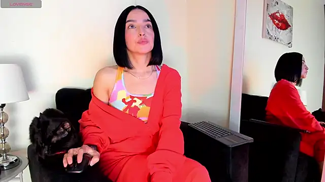 victoria  lace  online show from May 31, 2026, 6:09 pm