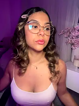 Snapshot of tuckersabrina chatting on October 16, 2025, 11:40 am tuckersabrina online show from October 16, 2025, 11:40 am