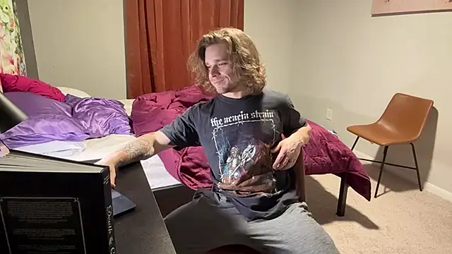 Snapshot of DaddydayDrinkzz chatting on February 26, 2025, 6:51 am DaddydayDrinkzz online show from February 26, 2025, 6:51 am