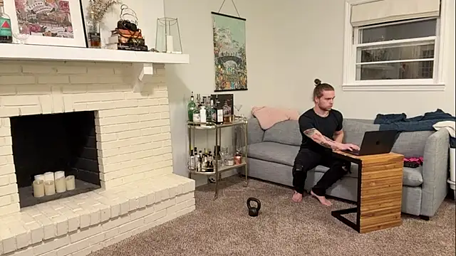 Snapshot of DaddydayDrinkzz chatting on December 31, 2024, 5:22 am DaddydayDrinkzz online show from December 31, 2024, 5:22 am