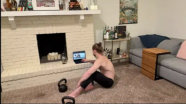 Snapshot of DaddydayDrinkzz chatting on December 3, 2024, 7:49 am DaddydayDrinkzz online show from December 3, 2024, 7:49 am