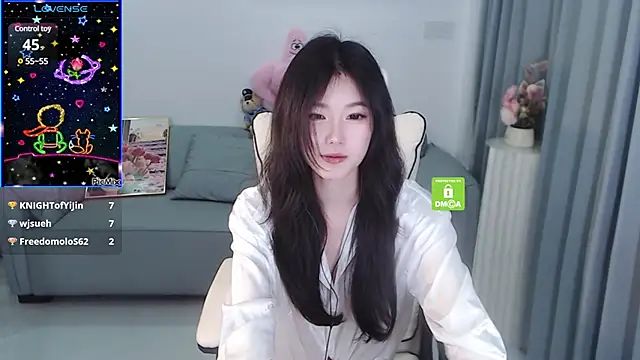 Snapshot of YiJin-a chatting on December 13, 2024, 1:37 am YiJin-a online show from December 13, 2024, 1:37 am