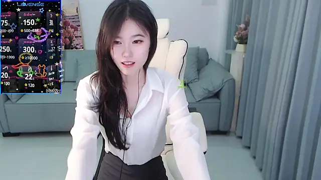 Snapshot of YiJin-a chatting on December 30, 2024, 8:10 am YiJin-a online show from December 30, 2024, 8:10 am