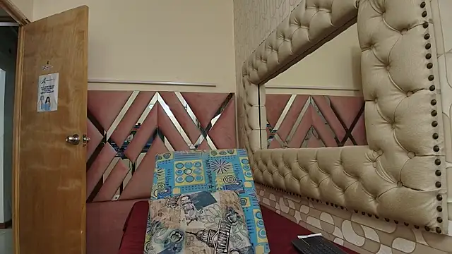 charlotterichardss online show from March 20, 2025, 2:19 am