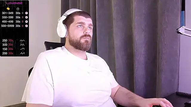 KingMarti online show from February 8, 2026, 2:53 am