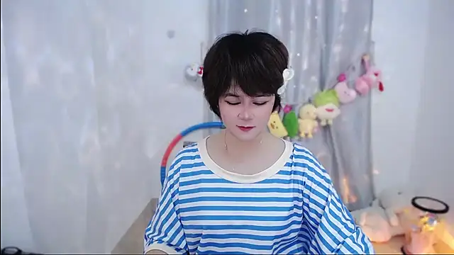 Snapshot of Fan_ting chatting on October 19, 2025, 2:03 am Fan ting online show from October 19, 2025, 2:03 am