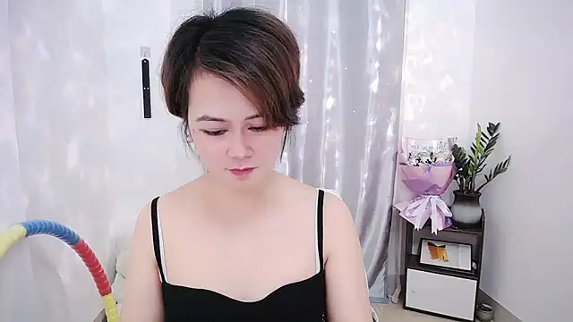 Snapshot of Fan_ting chatting on March 13, 2025, 5:43 am Fan ting online show from March 13, 2025, 5:43 am