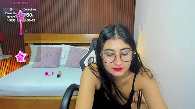 evelin leroy online show from March 17, 2025, 12:04 pm