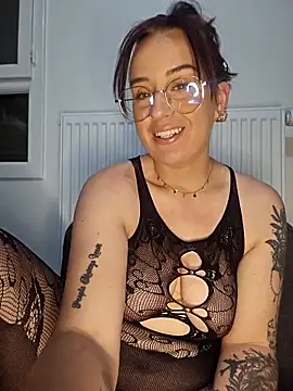 Snapshot of lindsay_33off chatting on March 24, 2026, 8:03 am lindsay 33off online show from March 24, 2026, 8:03 am