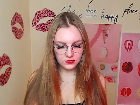 Snapshot of _AlMamiyy_ chatting on September 10, 2025, 12:15 pm AlMamiyy online show from September 10, 2025, 12:15 pm
