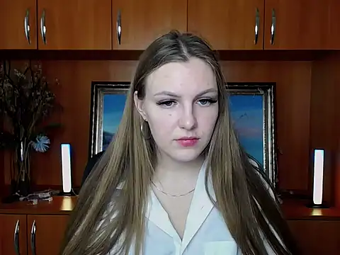 Snapshot of _AlMamiyy_ chatting on September 12, 2025, 1:00 pm AlMamiyy online show from September 12, 2025, 1:00 pm