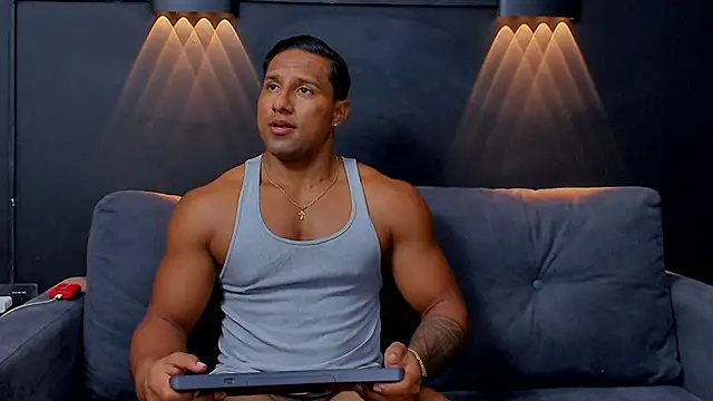 Snapshot of CallumMuscle chatting on February 1, 2025, 1:44 am CallumMuscle online show from February 1, 2025, 1:44 am