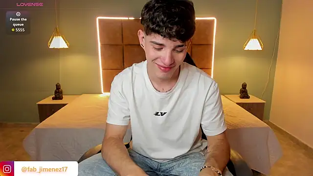 AlejooTwink online show from July 6, 2026, 2:29 am