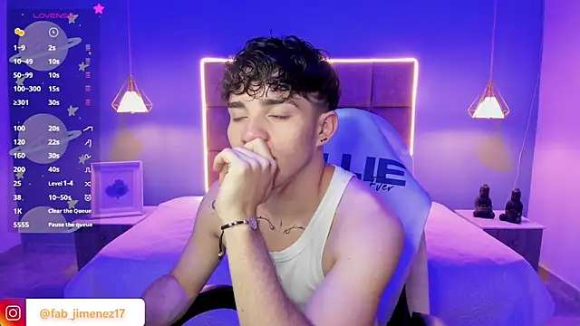 AlejooTwink online show from July 29, 2026, 3:17 am