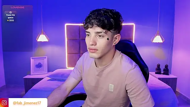 AlejooTwink online show from July 30, 2026, 4:22 am