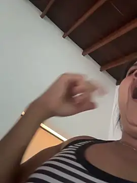 Snapshot of siri_duque chatting on April 14, 2026, 9:53 pm siri duque online show from April 14, 2026, 9:53 pm