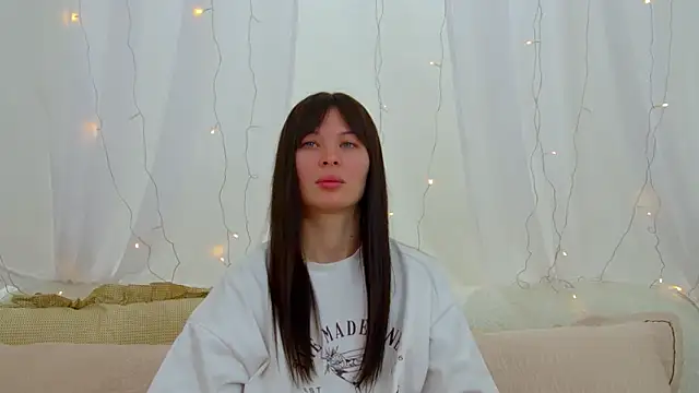 Snapshot of AlexandraBloom chatting on February 11, 2026, 6:41 pm AlexandraBloom online show from February 11, 2026, 6:41 pm