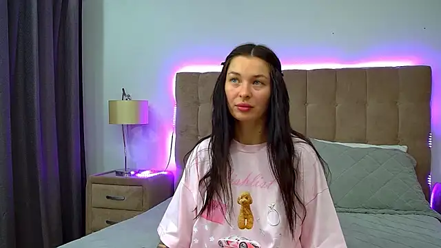 Snapshot of AlexandraBloom chatting on November 13, 2025, 6:23 pm AlexandraBloom online show from November 13, 2025, 6:23 pm