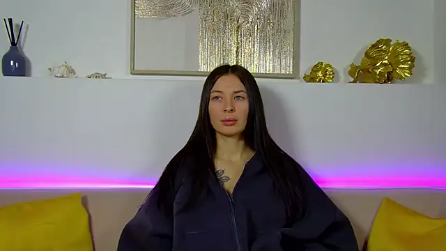 Snapshot of AlexandraBloom chatting on November 19, 2025, 6:19 pm AlexandraBloom online show from November 19, 2025, 6:19 pm