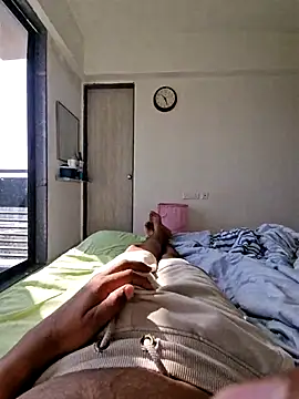 vivanpraj999 online show from November 6, 2025, 4:27 am