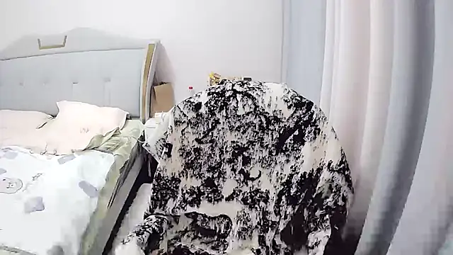 QING-QING-66 online show from December 6, 2024, 5:28 pm