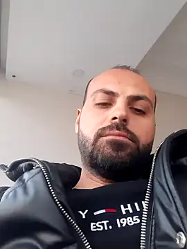 krzantem3454 online show from December 5, 2024, 1:33 pm